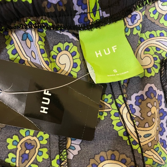 HUF Paisley Shorts/Trunks NWT - Picture 4 of 5